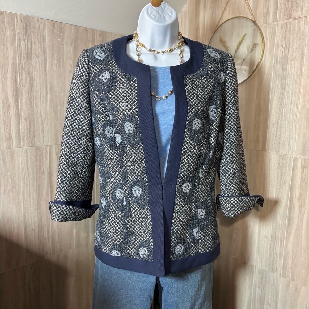 Nicole Miller Gorgeous Mary Kay Navy and Gray Floral Blazer